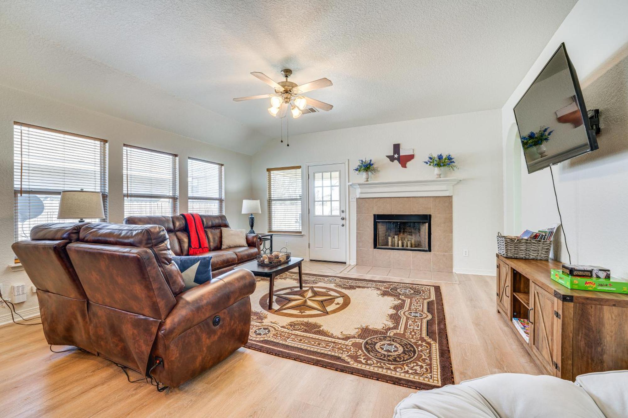San Antonio Home With Game Room, 9 Mi To Seaworld! Exterior photo